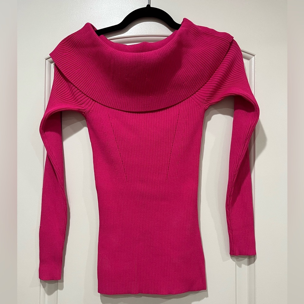 Michael Kors Ribbed off the shoulder